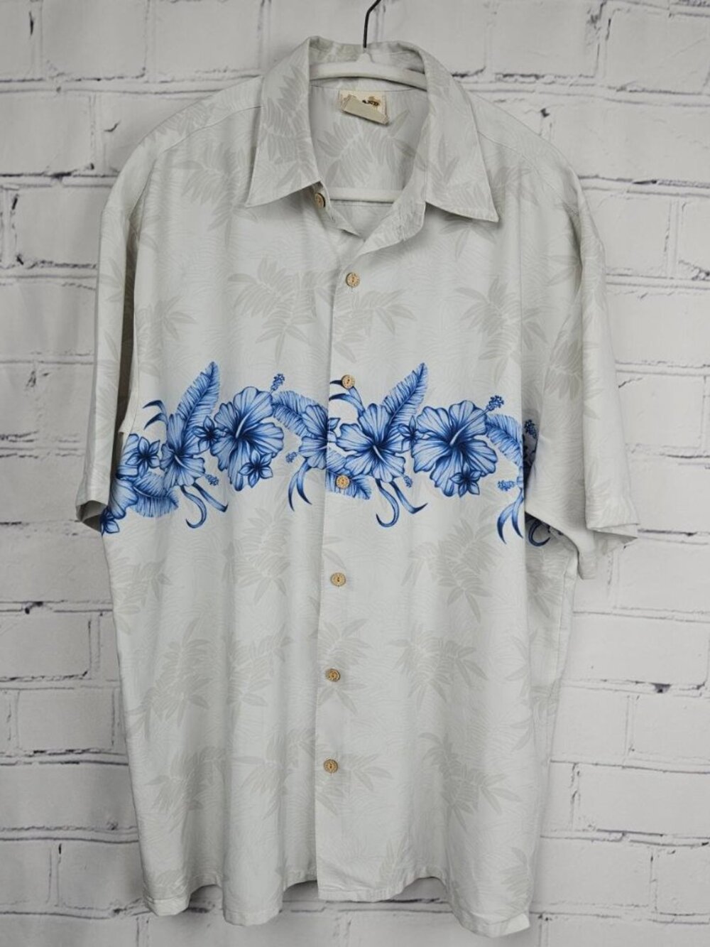 Island Tropics Mens L Classic Hawaiian Shirt White Blue Floral Button Up